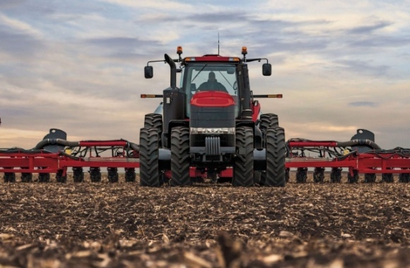 Поступление новых моделей сельскохозяйственной техники в Украину заблокировано